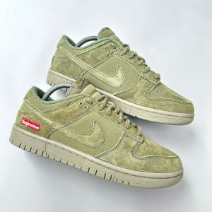 Supreme x Nike SB Dunk Low 'Olive'