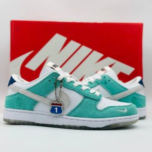 nike kasina dunk low road sign